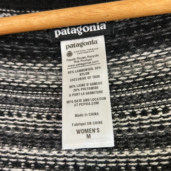 PATAGONIA M Rios style lambs wool blend sweater dress in black and white - Picture 4 of 8